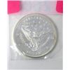 Image 2 : 1 Oz. Parliament Shield .999 Silver Art Round