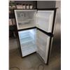 Image 2 : GE Stainless Steel Apartment Scratch & Dent Fridge