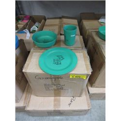 3 Cases of Children's New Plastic Dishes - Green