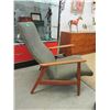 Image 2 : Mid-Century Teak Modern Arm Chair