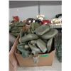 Image 1 : 30 Insulated Military Canteens and Covers