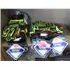 Image 1 : 8 Pairs of Razorback Gloves - Size M