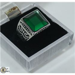GREEN STONE MENS RING SIZE 9
