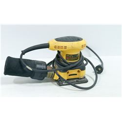DEWALT 1/4 PALM SANDER D26441