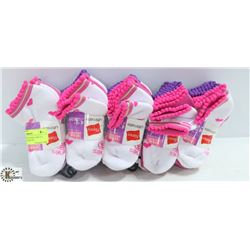 20 PAIR OF NEW HANES LOW CUT GIRLS SOCKS, SIZE SM