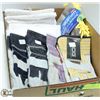 Image 1 : BOX WITH WORK GLOVES, WASH MITT & HAND TOWELS