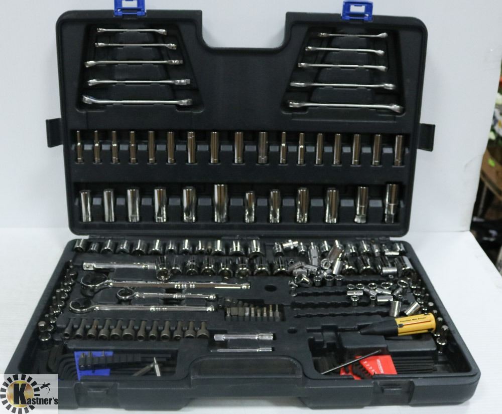 MASTERCRAFT 100PC TOOL SET IN CASE Kastner Auctions
