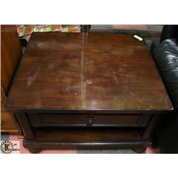 SOLID WOOD LIFT-TOP COCKTAIL/COFFEE