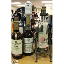 LOT OF 3 VINTAGE TEXAS MICKEYS WITH ONE STAND