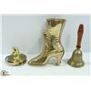 Image 1 : BRASS LOT: INCLUDES HAND BELL, BOOT & MAGNIFIER