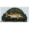 Image 1 : BIG CATCH HANGING FISH DÉCOR WITH HOOKS