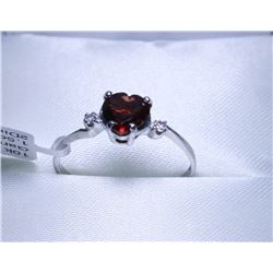 39) 10K WHITE GOLD GARNET(1.5CT) DIAMOND(0.03CT)