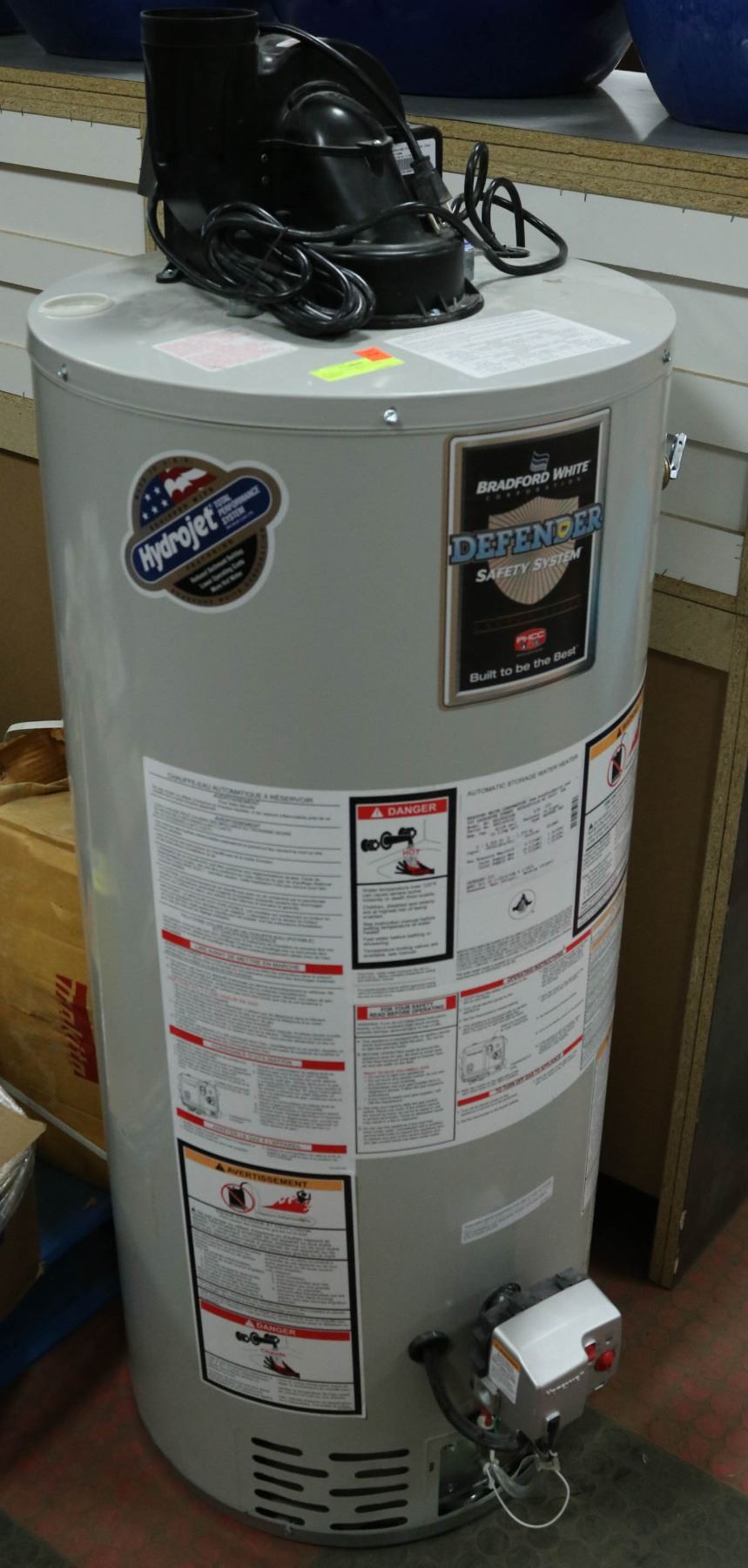 40 GALLON HOT WATER TANK 36000 BTU