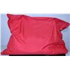 Image 1 : RED DOG BED  APPROXIMATELY 5' X 3'