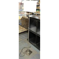 METAL FLOOR LAMP