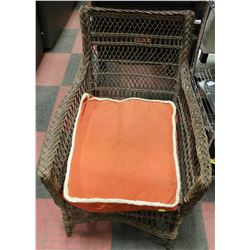 VINTAGE RATTAN CHAIR