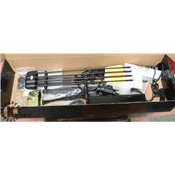 BOX WITH ARROWS AND QUIVERS AND SCOPE.