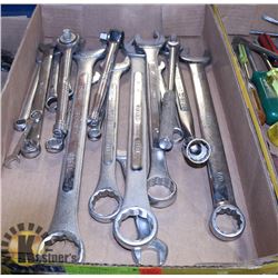 FLAT OF COMBINATION WRENCHES AND RATCHETS