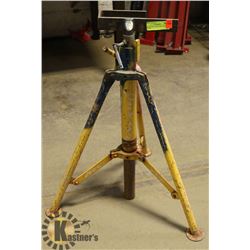 HEAVY DUTY EXTENDABLE PIPE STAND
