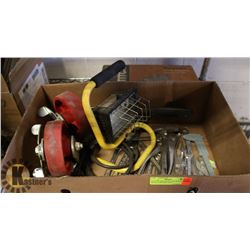 FLAT OF WRENCHES AND PLIERS WITH 2 CASTORS AND