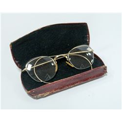 ANTIQUE WITE RIMMED GLASSES WITH CASE