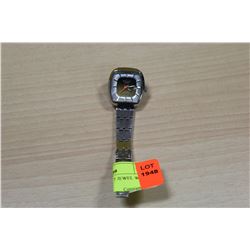 VINTAGE VIALUX 17 JEWEL WIND UP WATCH