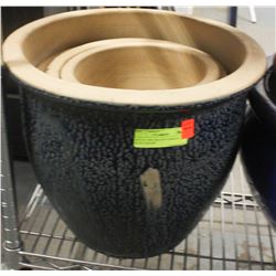 SET OF 4 DECORATIVE PEBBLED BLUE CERAMIC