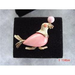 TRIFARI Jelly Belly Sea Lion Brooch Pink #834599