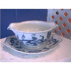 Blue Danube Gravy Boat Attached Tray Japan #881253