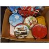Image 3 : LOT OF CHRISTMAS ITEMS (TINS, PAPER, GIFT BAGS)