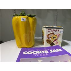 2 COOKIE JARS MCCOY PLUS COOKIE JAR BOOK
