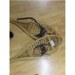PAIR OF SNOW SHOES