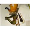 Image 2 : PIPE HOLDER, 3 PIPES. CLAY ONE REPAIRED, PIPE DISPLAY GLASS
