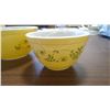 Image 3 : 3 PYREX BOWLS