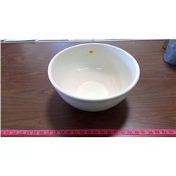 LARGE CERAMIC MIXING BOWL