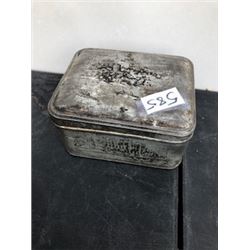 BUCKINGHAM PALACE OLD TEA TIN