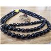 Image 2 : VINTAGE BLACK BEAD NECKLACE & BROOCH