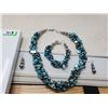 Image 1 : TURQUOISE COLOURED NECKALCE, BRACELET, AND EARRINGS (NEW)