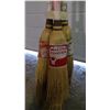 Image 2 : 3 Curling Brooms