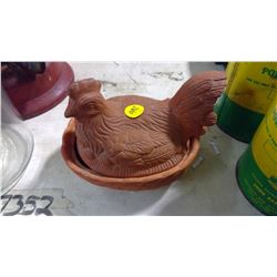 HEN ON A NEST (CLAY)