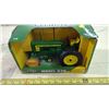 Image 3 : ERTL  1/16 SCALE MODEL 520 JOHN DEERE TRACTOR
