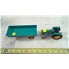 Image 1 : 1/64 JOHN DEERE TRACTOR AND BRITAINS LTD TRAILER