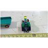 Image 3 : 1/64 JOHN DEERE TRACTOR AND BRITAINS LTD TRAILER