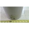 Image 2 : 1 GALLON MEDALTA POTTERIES CROCK (NO CHIPS OR CRACKS)