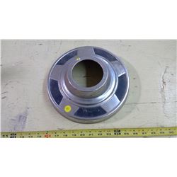 GM 1/2 TON 4 WHEEL DRIVE HUB CAP