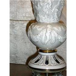 Capiodomonte Putti Lamp Ornate  blue white #862586