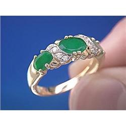 Emerald and diamond ring #862593