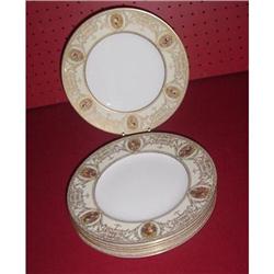 SET OF ROYAL WORCESTER SERVING PLATES #870689
