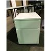 Image 2 : WHITE MODERN 4 LEG OFFICE DESK WITH PRIVACY SCREEN & 2 DRAWER MOBILE PEDESTAL