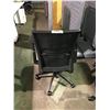 Image 2 : BLACK MODERN MESH BACK MOBILE OFFICE CHAIR